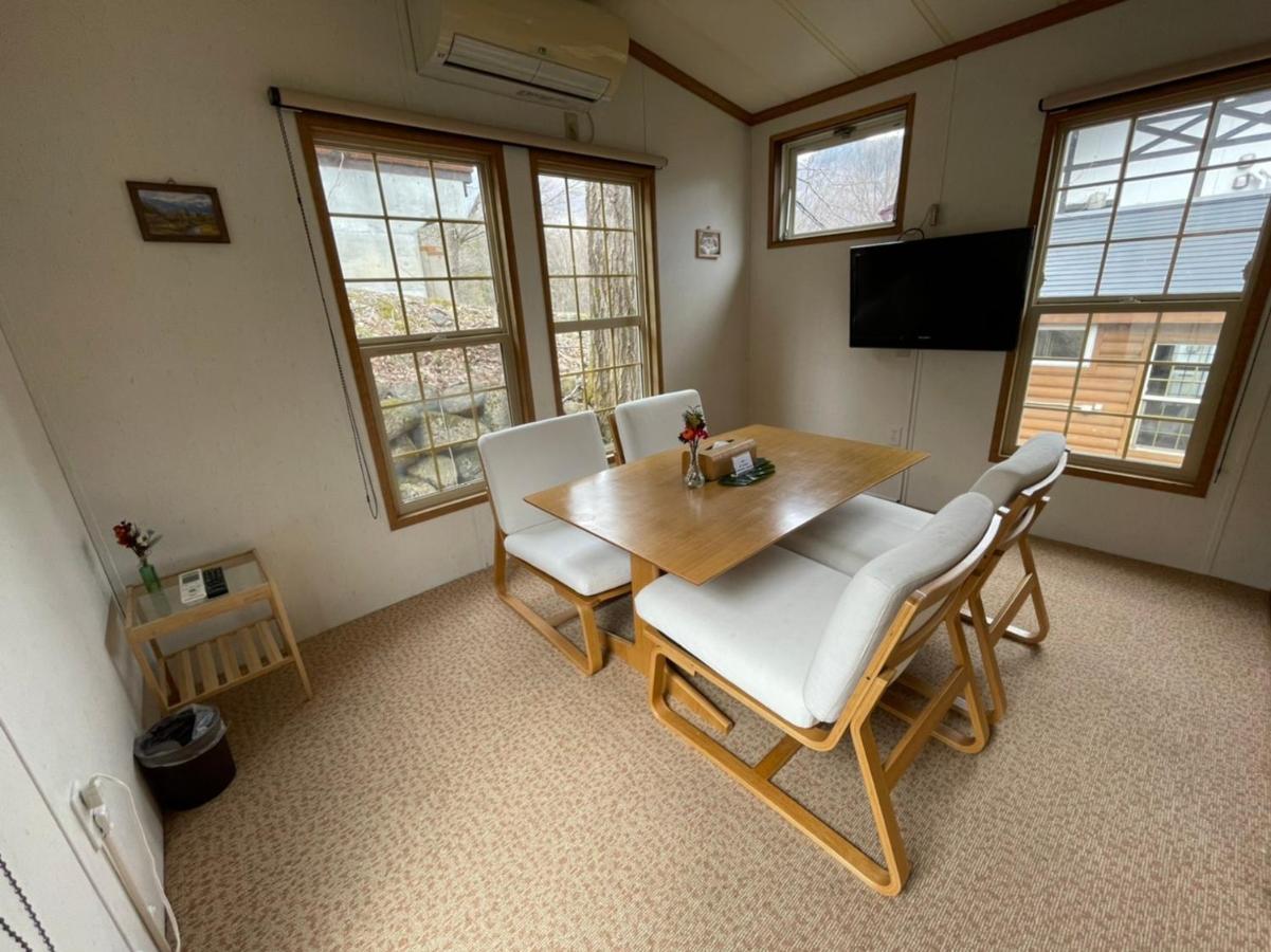 Hakuba Canadian Lodge Exteriör bild